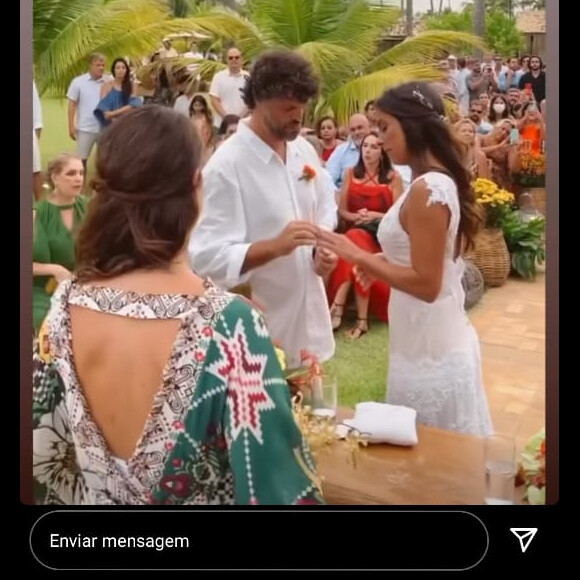 Carol Barcellos e André Vianna trocaram alianças na praia, em meio a um cenário paradisíaco em Alagoas