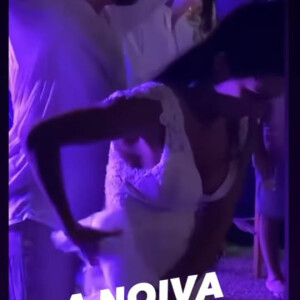 Carol Barcellos dançou muito na festa de casamento com André Vianna, que conhecido como Deco