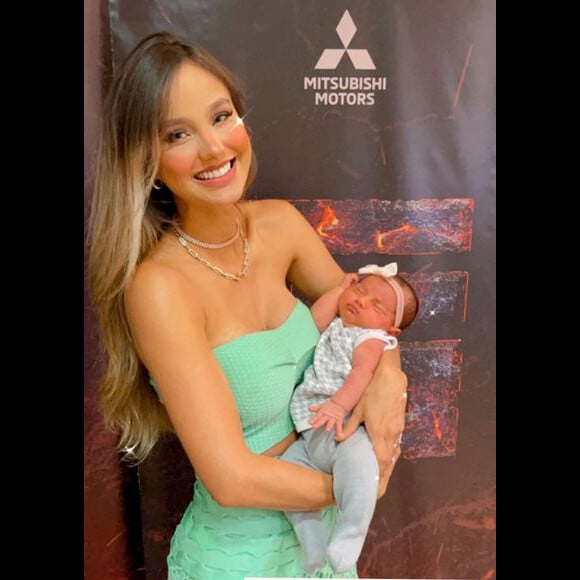 Biah Rodrigues explica que levou filha de 2 meses a show de Sorocaba apenas uma vez, e menina ficou em quarto de resort