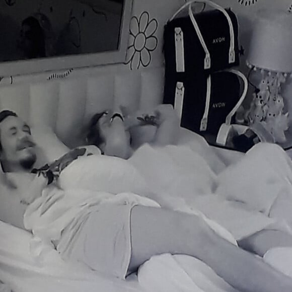 'BBB 22': Maria e Eliezer tentaram transar mais cedo, quando a festa ainda acontecia, mas foram impedidos pelos demais participantes