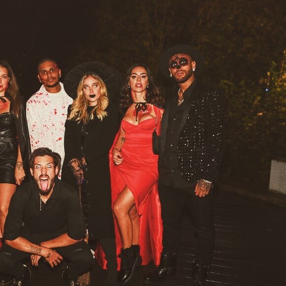 Neymar e Bruna Biancardi juntos em uma festa entre amigos