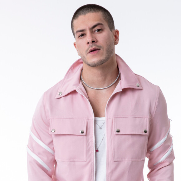 Arthur Aguiar tem como objetivo deixar para trás a imagem negativa que tinha fora do 'BBB 22'