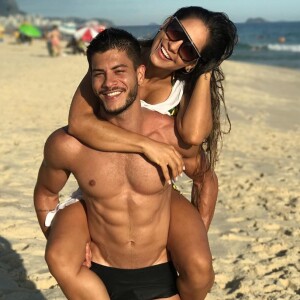 Marido de Mayra Cardi, Arthur Aguiar quer mostrar sua nova versão