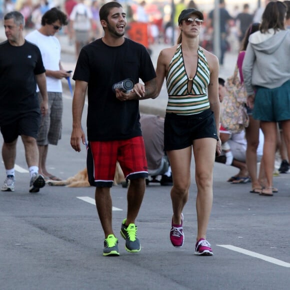 Pedro Scooby e Luana Piovani trocam frequentes farpas na internet