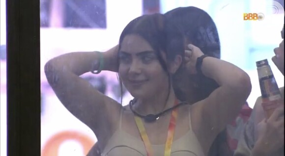 'BBB 22': Jade Picon deu uma risada desconfortável e negou que já tenha beijado Paulo André