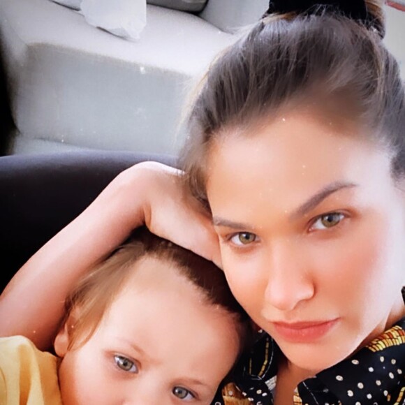 Andressa Suita revela reação de Samuel após descobrir que não iria para a escola: 'Não curtiu muito não'