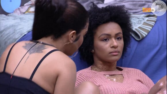 'BBB 22': Maria pediu desculpas para Natália no Quarto Grunge após tê-la agredido com balde