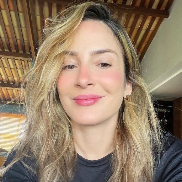 Cabelo de Claudia Leitte passou pela transformação com produtos que não levavam amônia, e por isso a cantora se sentiu mais segura