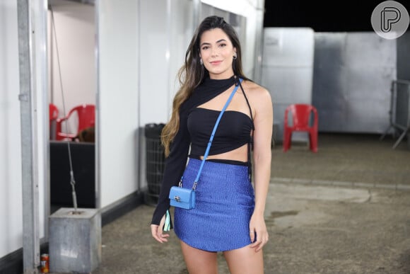 Jade Magalhães curtiu show do Dilsinho e do grupo Menos é Mais no Arena Carnaval, no Memorial da América Latina São Paulo