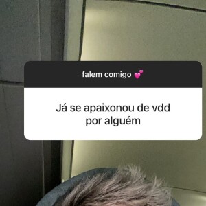 João Guilherme publicou selfie com cara de surpreso para responder o internauta: ''Ôxi' (risos). Por minhas duas ex-namoradas'