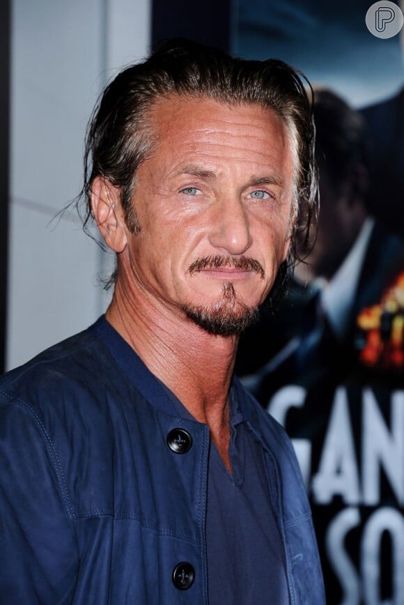 Sean Penn recebeu o ator Ariel Goldenberg, protagonista de 'Colegas', na praia particular de sua casa em Los Angeles, nos Estados Unidos, nesta sexta-feira, 15 de março de 2013