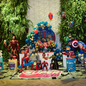 Lexa celebrou 27 anos com uma festa com o tema Super Lexa, com decoração de super-heróis