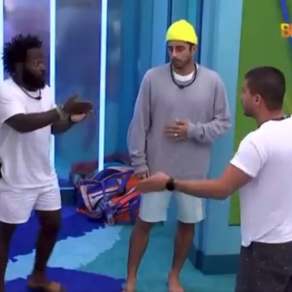 'BBB 22': após briga de Arthur Aguiar e Douglas Silva, Paulo André opinou. 'Parece uma briga de ego. Um acha que pensa melhor do que o outro e acha que o outro está errado'