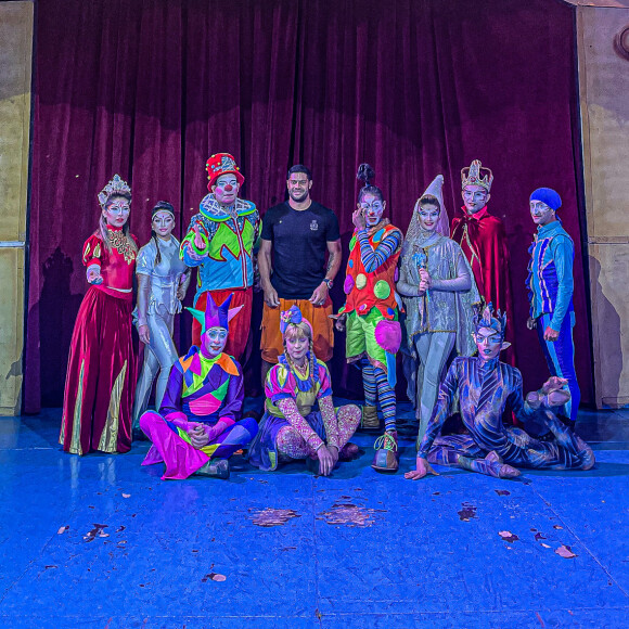 Hulk curtiu o Circo dos Sonhos e posou com o elenco
