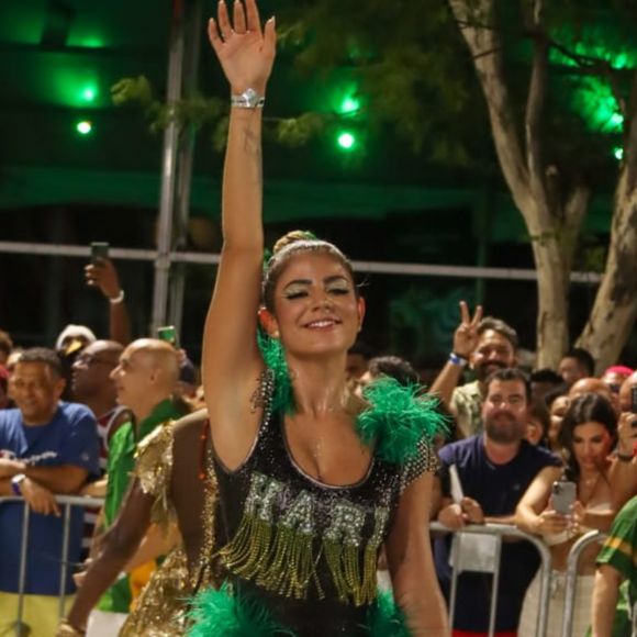 Hariany Almeida disse que procura se cuidar para manter corpo saudável para o dia do desfile