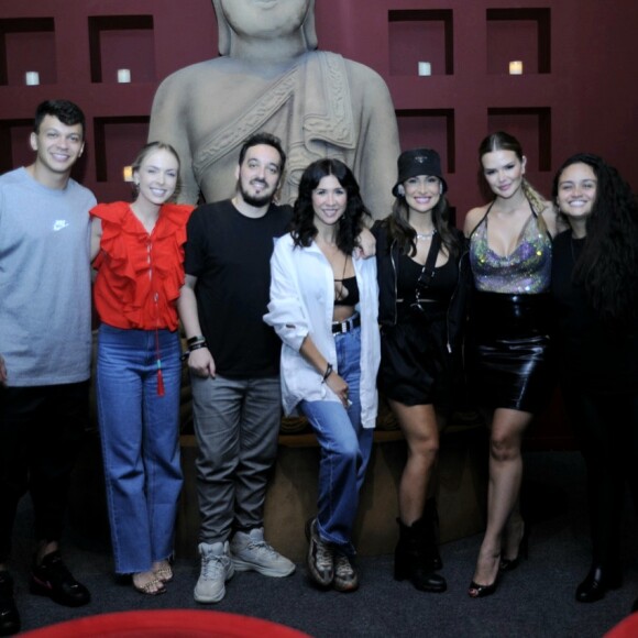 Fred recebeu Marcela McGowan e a namorada, Luiza, Júlio Cocielo com a mulher, Tata Estanieki, e André Brandt com Foquinha