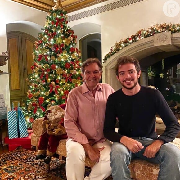 Gkay conheceu João Appolinário Neto, filho de João Appolinário, CEO da Polishop, por meio de amigos em comum