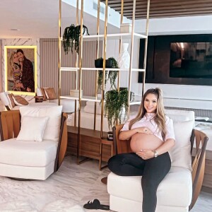 Na foto publicada por Hulk, jogador revelou estar com saudades da mulher e da filha