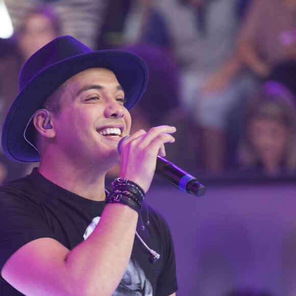 Wesley Safadão utiliza a rede social para divulgar agenda de shows e interagir com os fãs