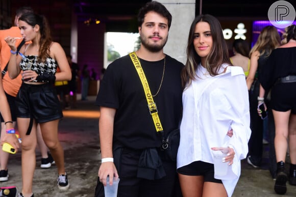 Filha de Gloria Pires, Ana Morais foi ao 4º Lollapalooza com o namorado, Luis Guilherme Curti