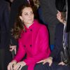Kate Middleton usa sobretudo de quase R$ 7 mil em passeios por Nova York, nesta terça-feira, 9 de dezembro de 2014