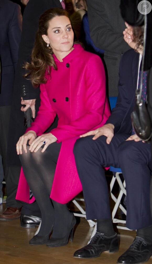 Kate Middleton usa sobretudo de quase R$ 7 mil em passeios por Nova York, nesta terça-feira, 9 de dezembro de 2014