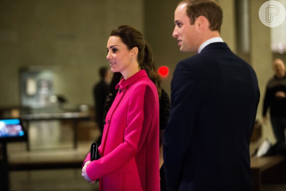 Kate Middleton usa sobretudo de quase R$ 7 mil em passeios por Nova York