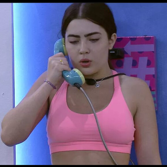 No 'BBB 22', Jade Picon foi emparedada ao atender o Big Fone e ganhou o direito de levar alguém ao Paredão; ela escolheu Arthur Aguiar