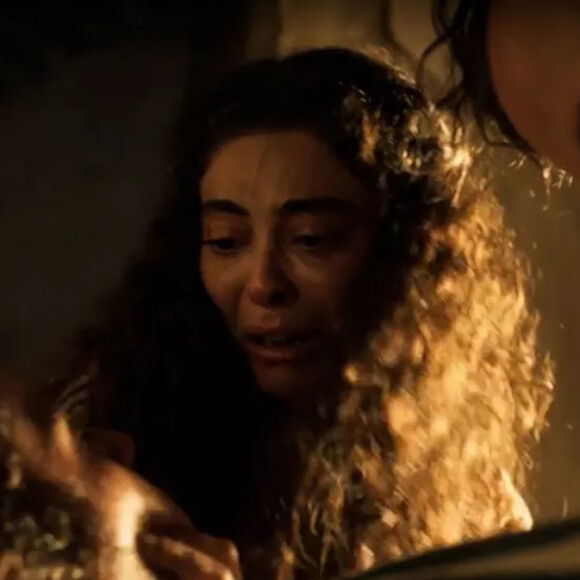 Maria Marruá se desesperou ao ver o filho morto na novela 'Pantanal'