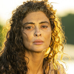 Juliana Paes interpreta Maria Maurrá, mãe da protagonista Juma (Alanis Guillen), em 'Pantanal'