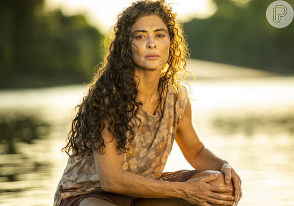 Juliana Paes interpreta Maria Maurrá, mãe da protagonista Juma (Alanis Guillen), em 'Pantanal'