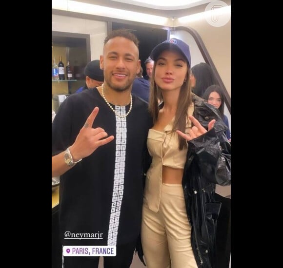 No último fim de semana, Neymar convidou algumas modelos para seu camarote no estádio do PSG
