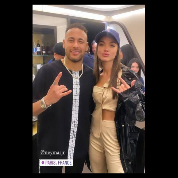 No último fim de semana, Neymar convidou algumas modelos para seu camarote no estádio do PSG