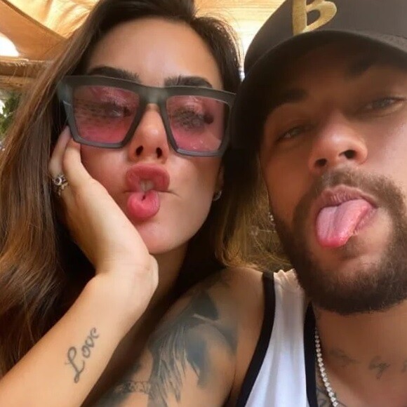 Neymar e Bruna Biancardi foram vistos juntos pela primeira vez em agosto do ano passado