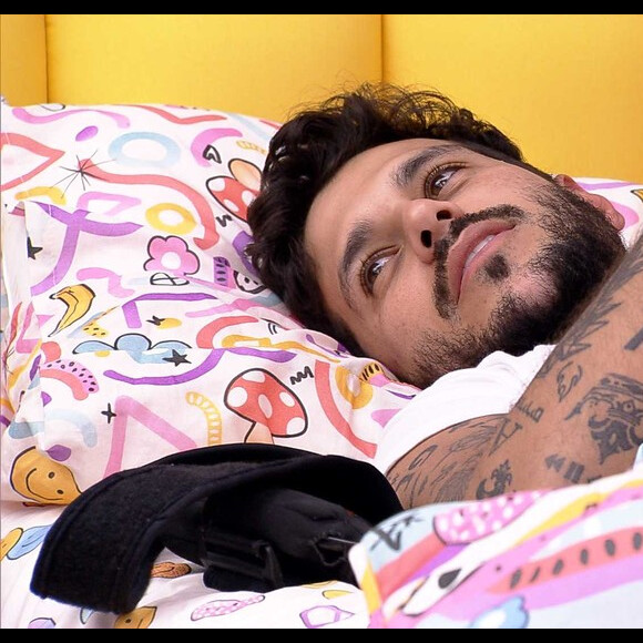 Rodrigo Mussi 'segue estável, dobrando e esticando as pernas e os braços, conforme vai despertando'