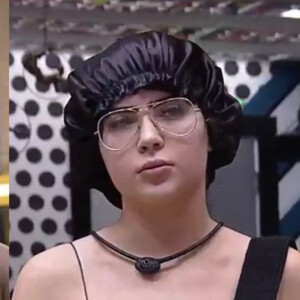 'BBB 22': Paulo André e Pedro Scooby curtem Quarto Lollipop e atleta encontra touca perdida de Jade Picon