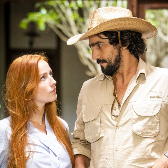 José Leôncio (Renato Góes) vai rejeitar Irma (Malu Rodrigues) depois de sexo com a ruiva na novela 'Pantanal'
