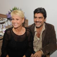 Xuxa leva o namorado, Junno Andrade, à inauguração de sua quinta casa de festas