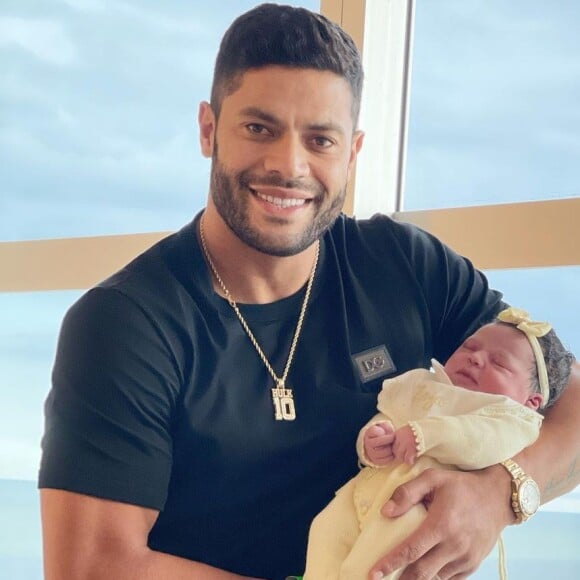 Zaya nasceu! Hulk celebrou chegada da filha com um álbum de fotos da pequena