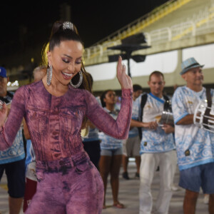 Sabrina Sato conta que dispensa culpa em alimentação antes do Carnaval