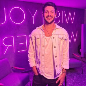 Ex-BBB Rodrigo Mussi foi extubado e estava animado, andando e falando