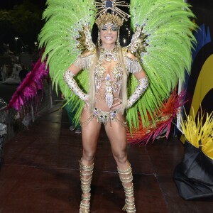 A imperatriz Leopoldinense é a primeira escola do Grupo Especial a desfilar no Carnaval do Rio