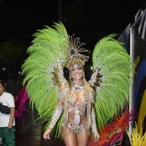 Hariany Almeida fez uma preparação especial para a estreia no Carnaval