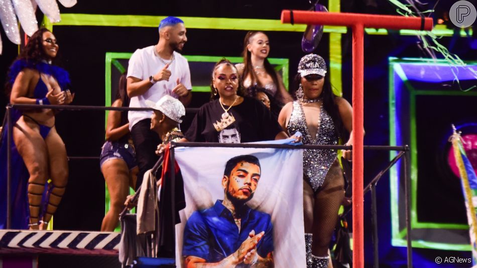Mãe de MC Kevin, Valquíria Nascimento homenageou o filho em desfile do carnaval 2022