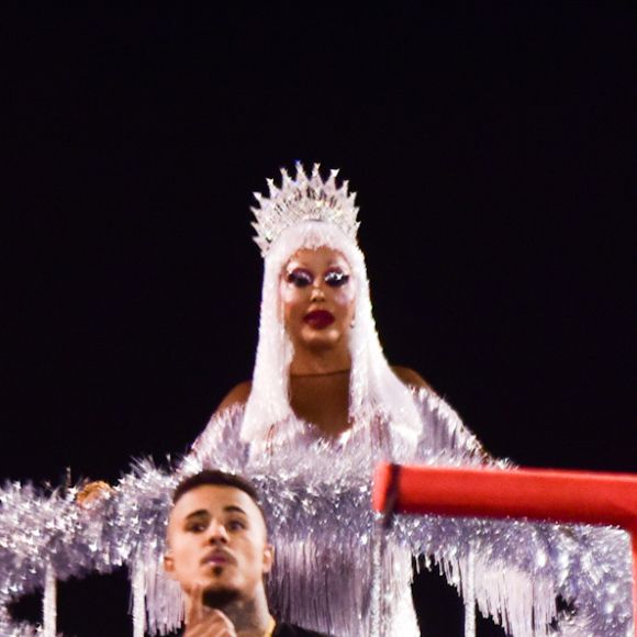 Unidos de Vila Maria fez uma homenagem a funkeiros em um dos carros alegóricos