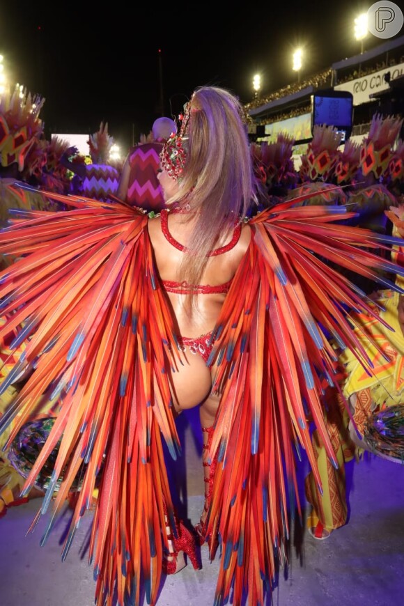 Look de Carnaval: Lexa usou cristais em referência ao guaraná