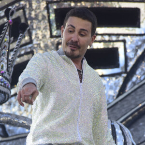 Carlinhos Maia cruzou o Anhembi em carro alegórico do carnaval que lhe fez homenagem