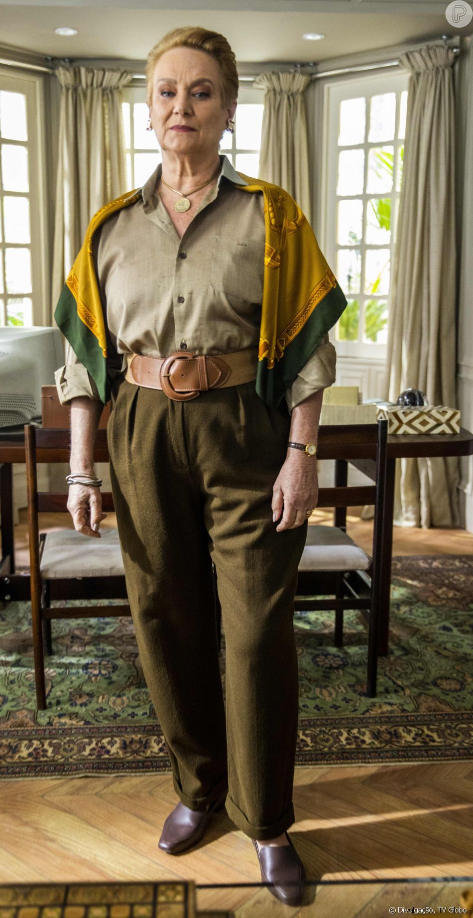 Juma (Alanis Guillen) não é bem recebida na casa de Mariana (Selma Egrei) na novela 'Pantanal'