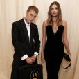  No MET Gala 2021, Justin Bieber e   Hailey Baldwin apostaram em produções clássicas com toque de glamour e personalidade      