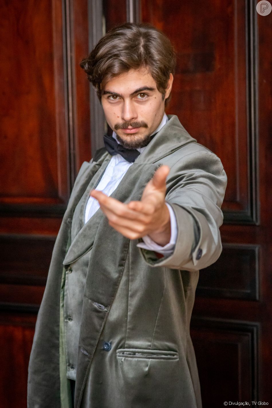 Davi (Rafael Vitti) se passa por Rafael (Fabrício Belsoff) desde acidente de trem na novela 'Além da Ilusão'